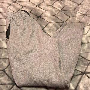Gray sweatpants with pockets